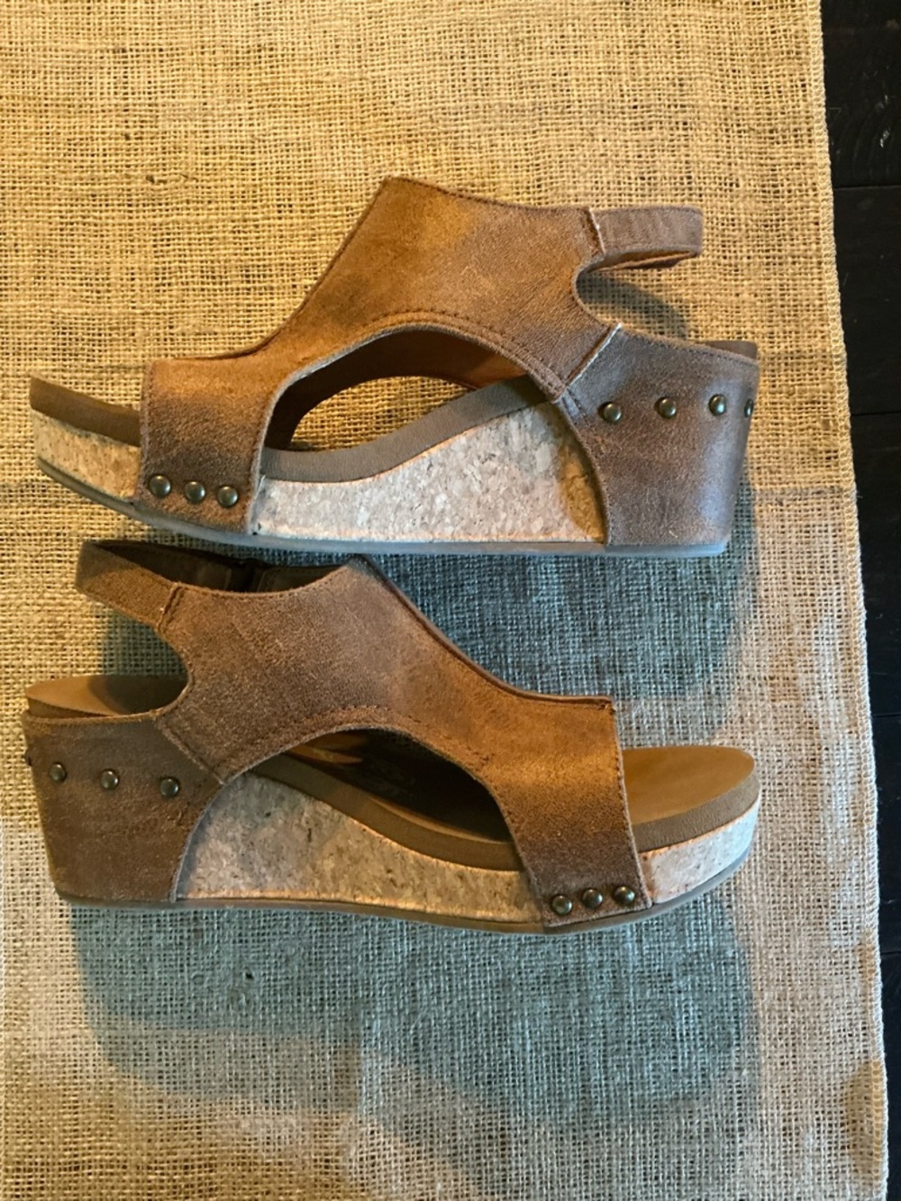 Very G Isabella Wedge in Tan